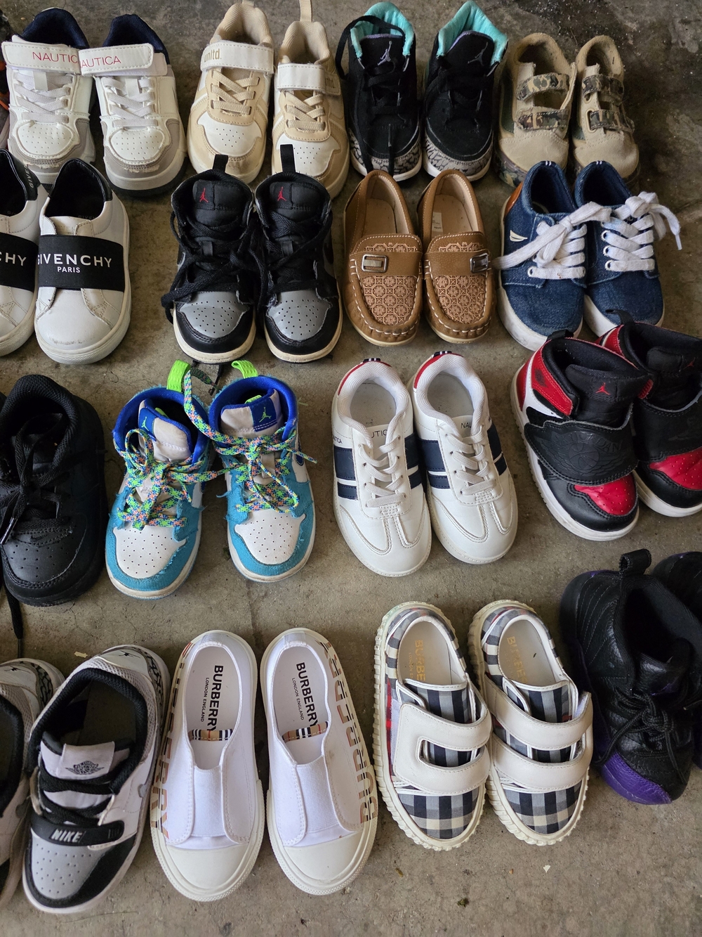 Burberry, Jordans, Nike, Tommy, Givency, Moschino And More Kids Sneakers